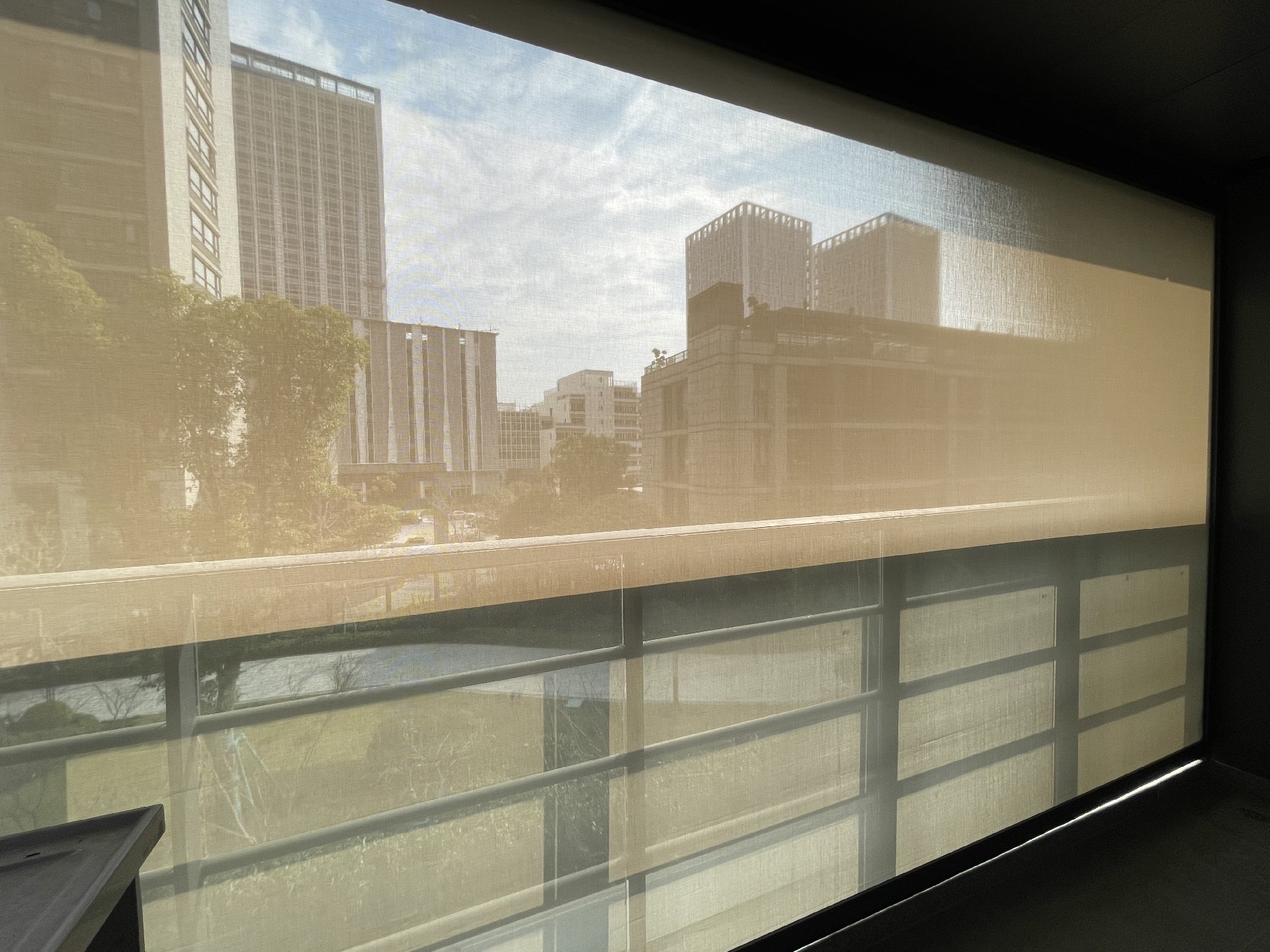 杭州航城遮陽防風(fēng)卷簾