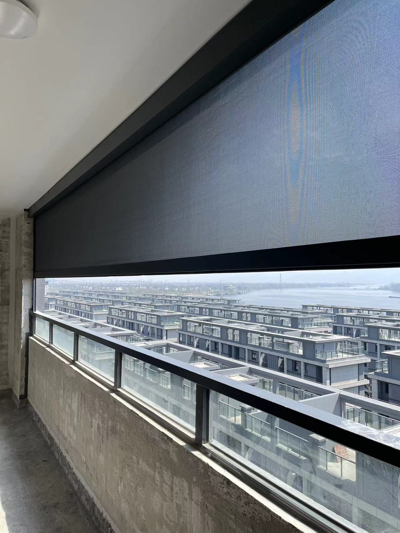 陽光城 西郊半島防風(fēng)卷簾案例