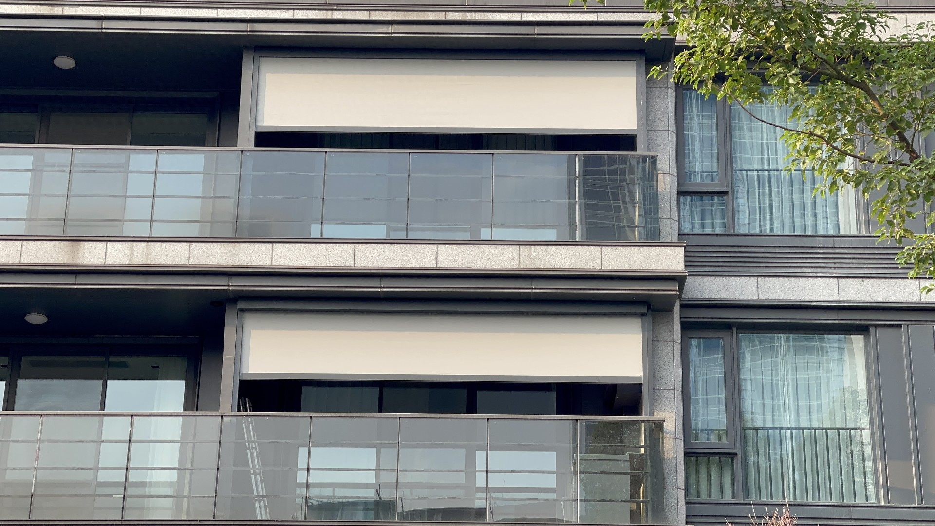 陽臺防風卷簾案例圖 陽臺防風卷簾案例圖